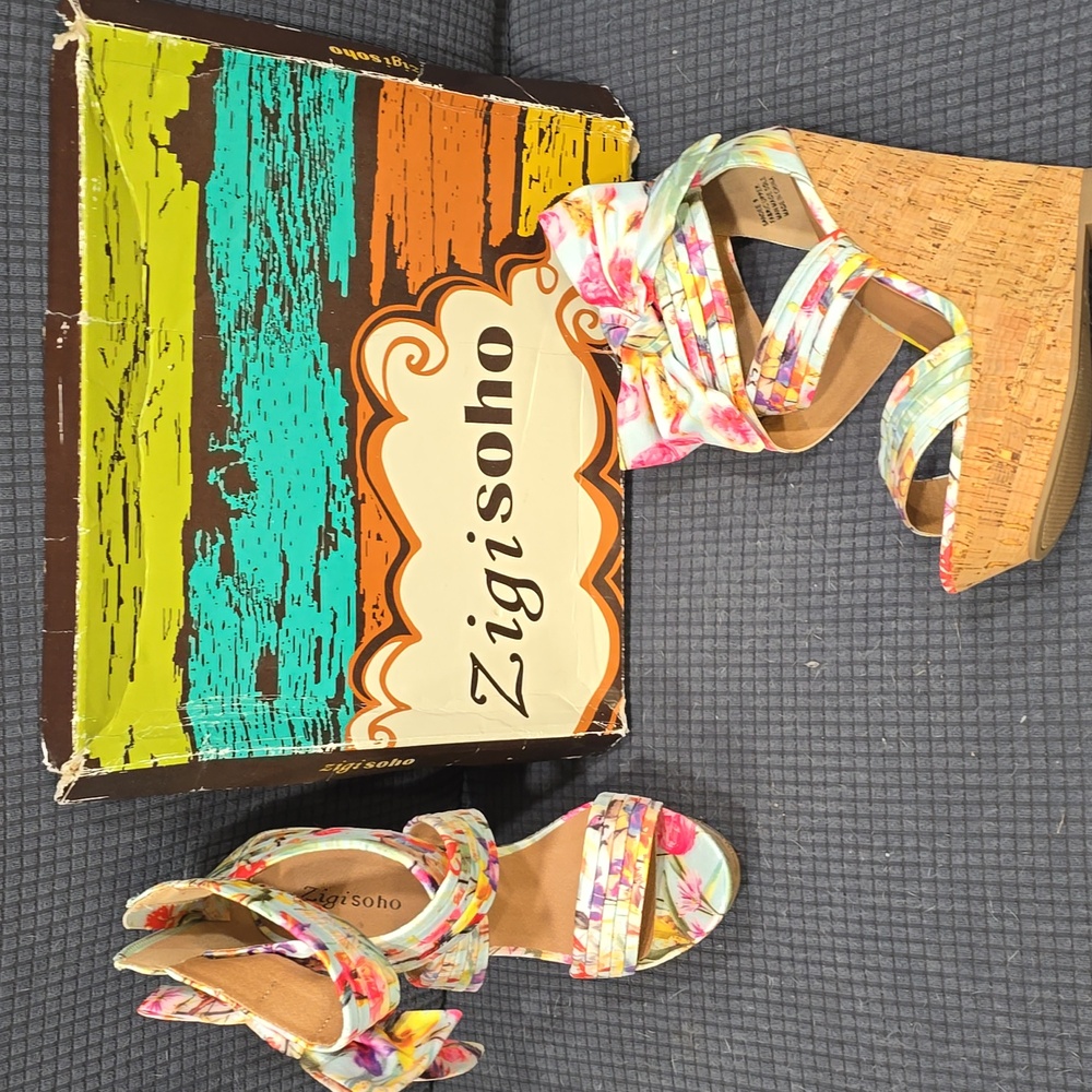 ZIGISOHO WEDGE HEELS